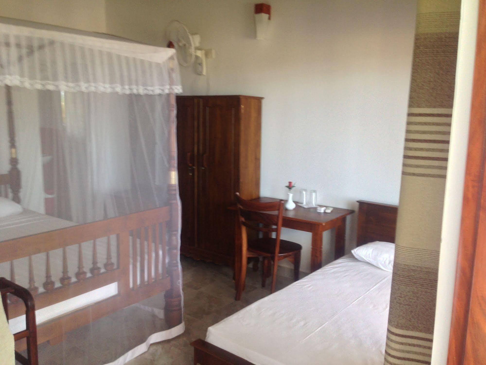 Supun Villa Bentota Exteriör bild