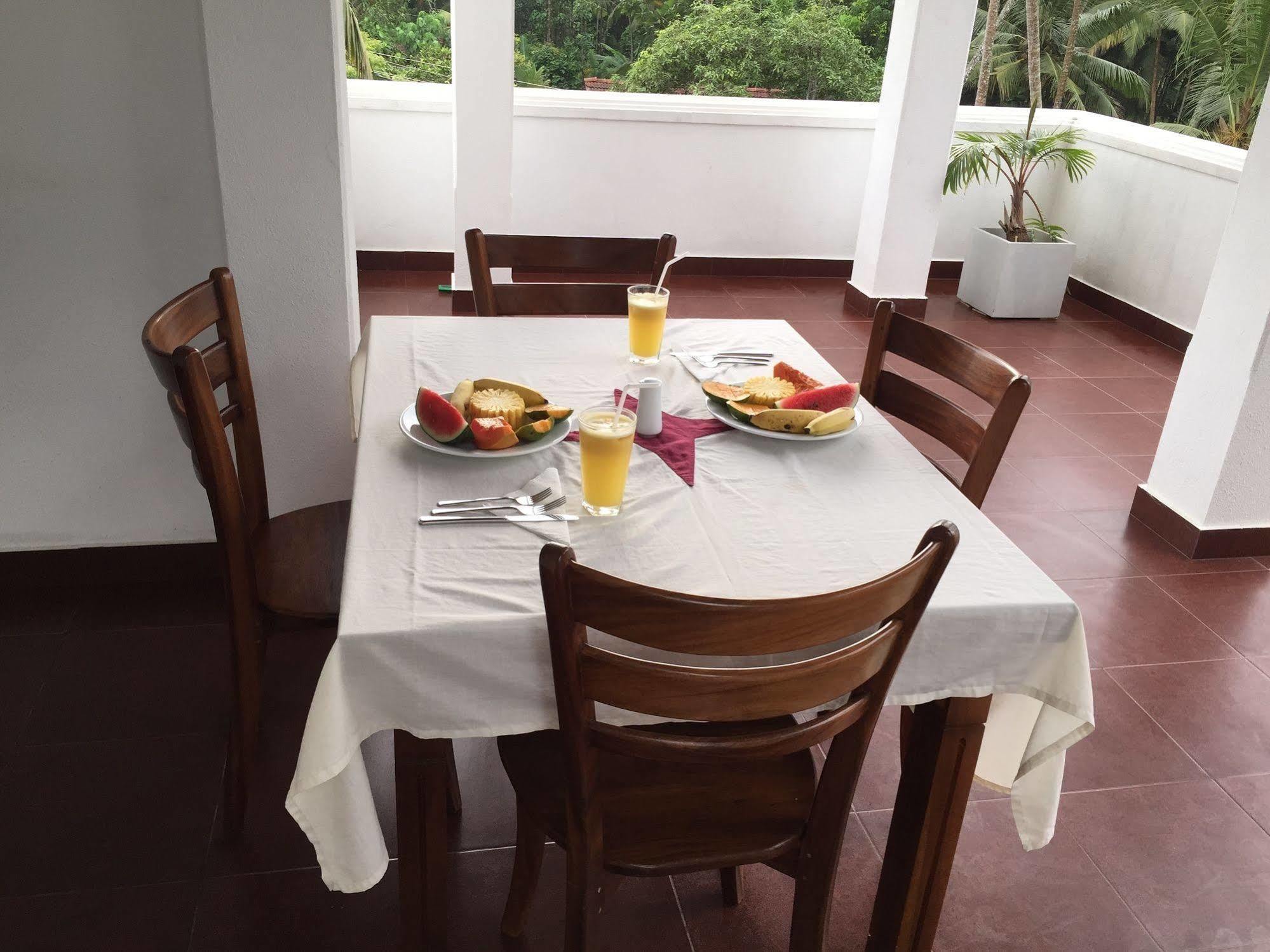 Supun Villa Bentota Exteriör bild